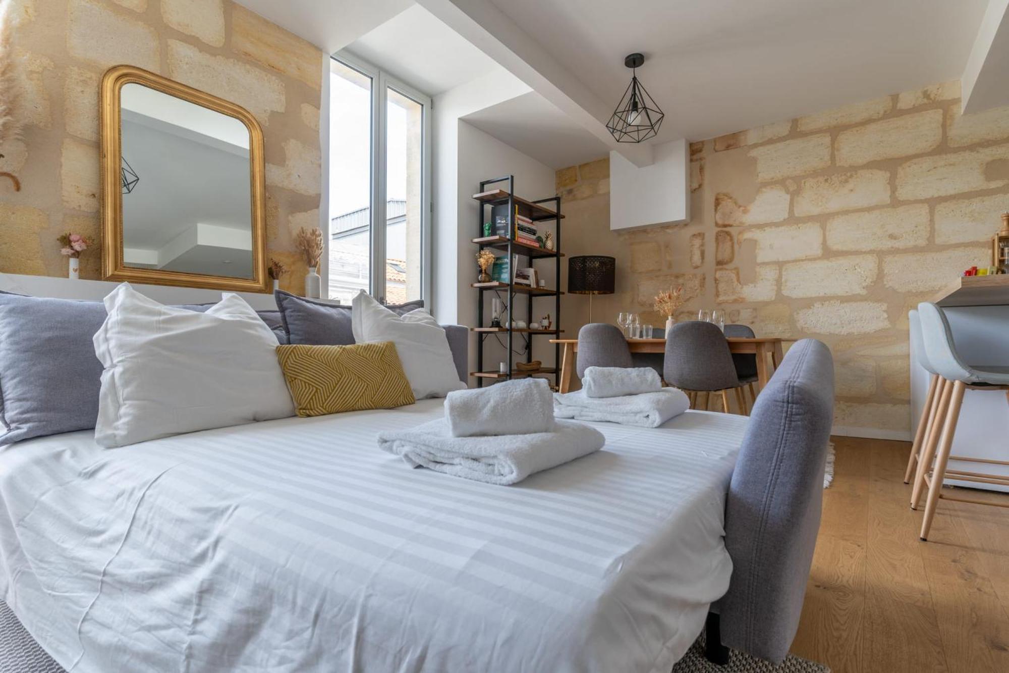 Charming Apartment In Bordeaux - Welkeys Exterior photo